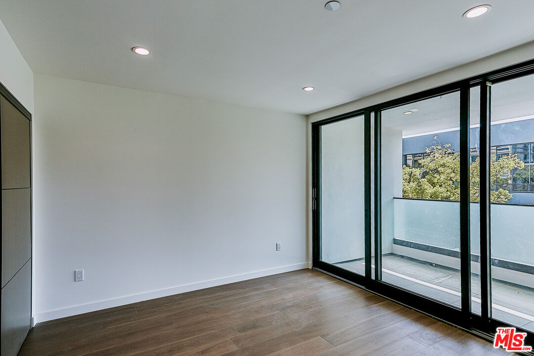 328 N Maple Dr Unit: 109