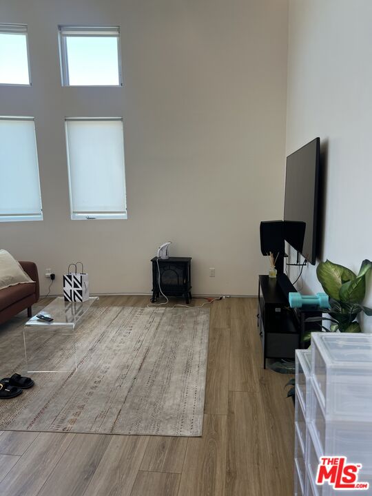 105 S Fairfax Ave Unit: PH303