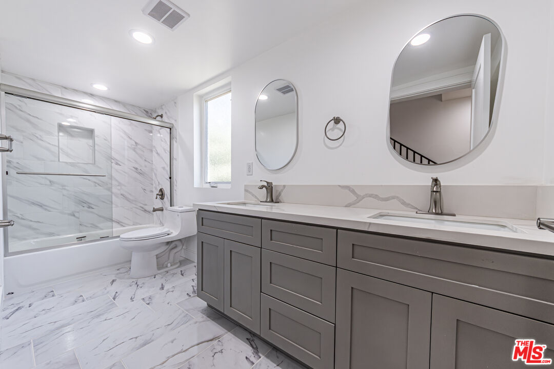 5436 Romaine St Unit: 5436 1/2