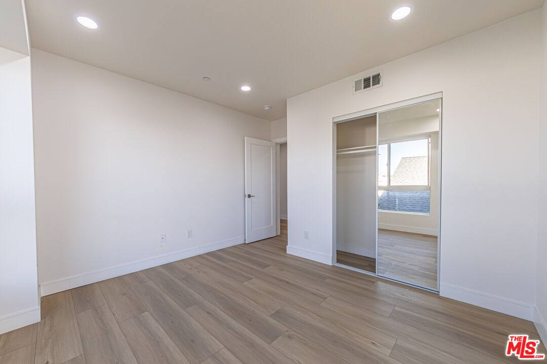 5434 Romaine St Unit: 5434 1/2