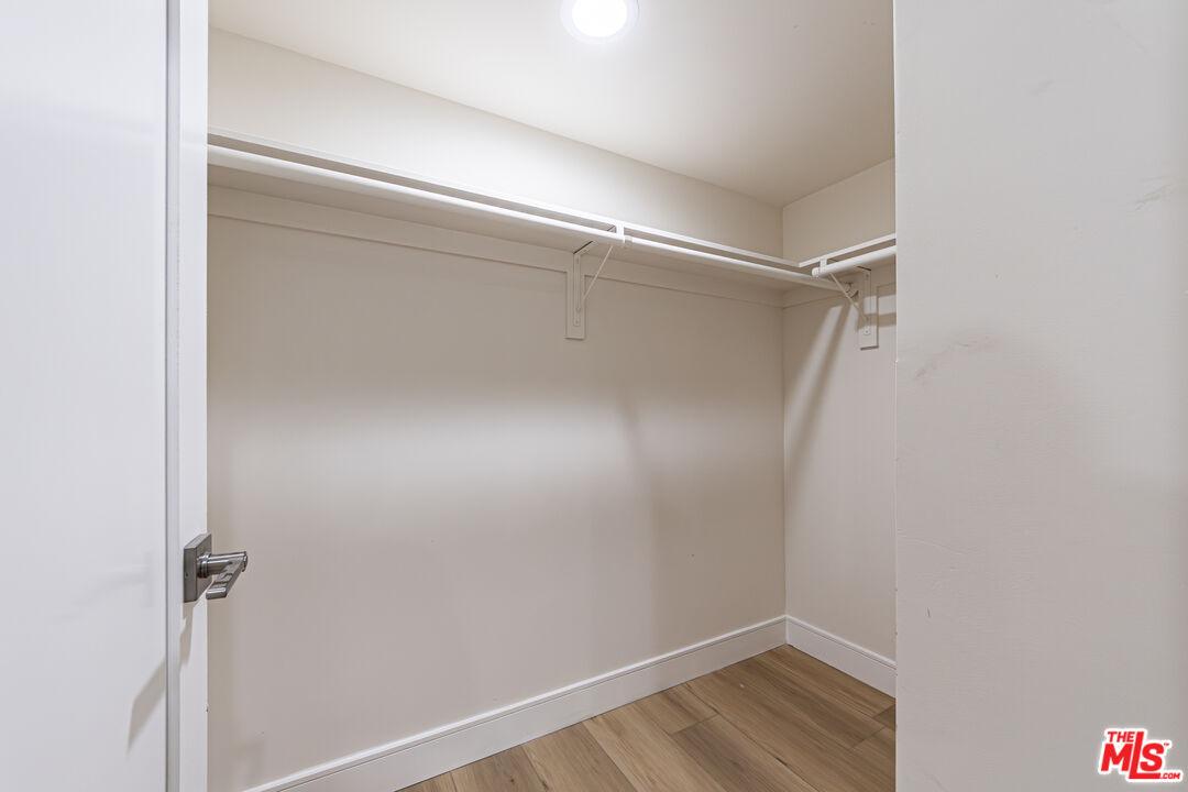 5434 Romaine St Unit: 5434 1/2