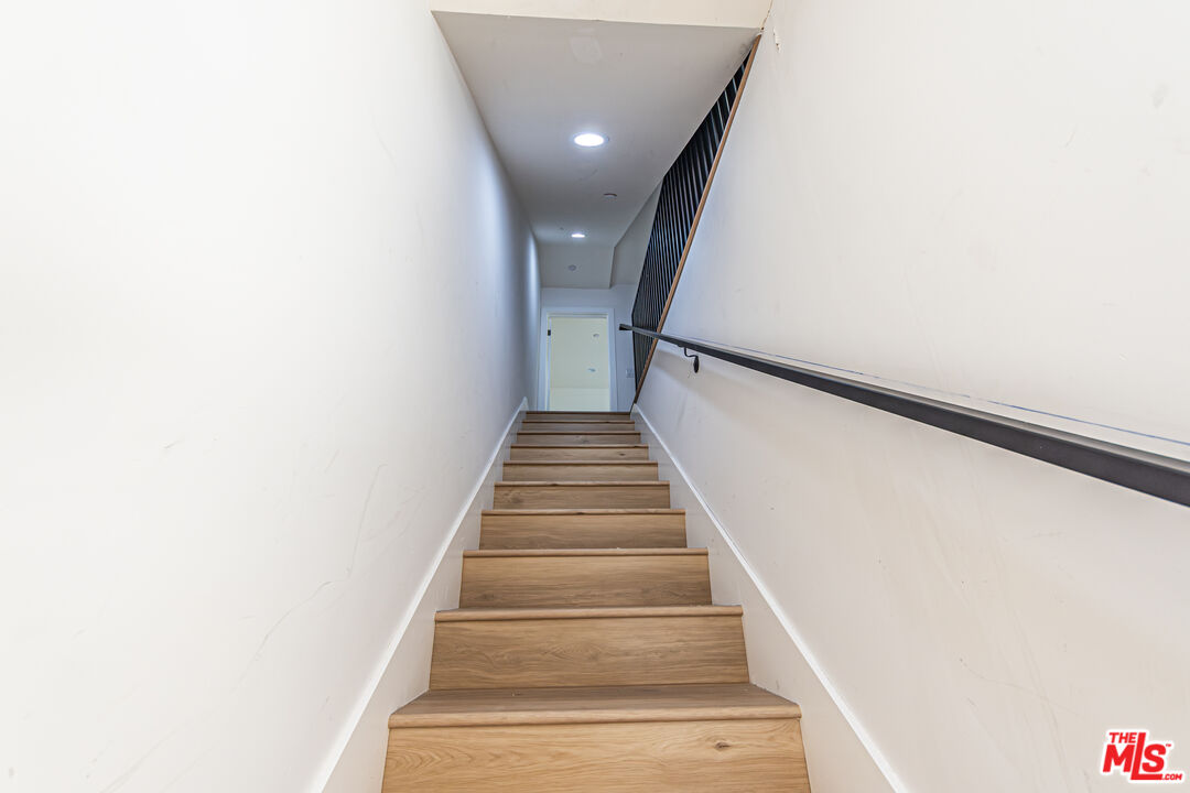 5434 Romaine St Unit: 5434 1/2