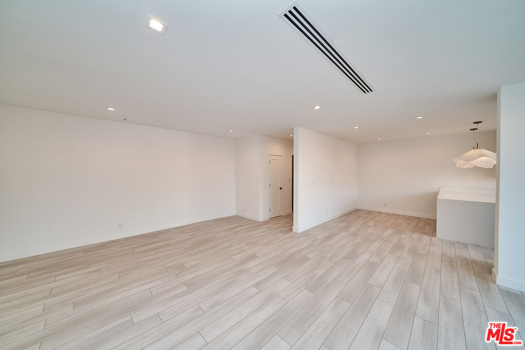 145 S Maple Unit: 201