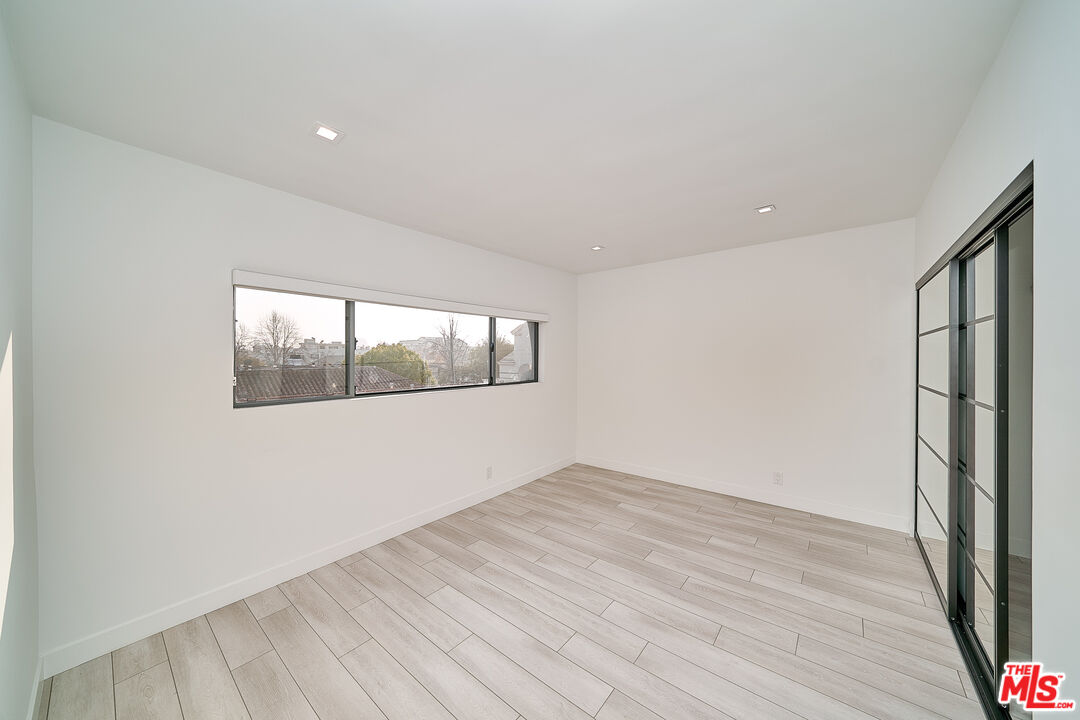 145 S Maple Unit: 201