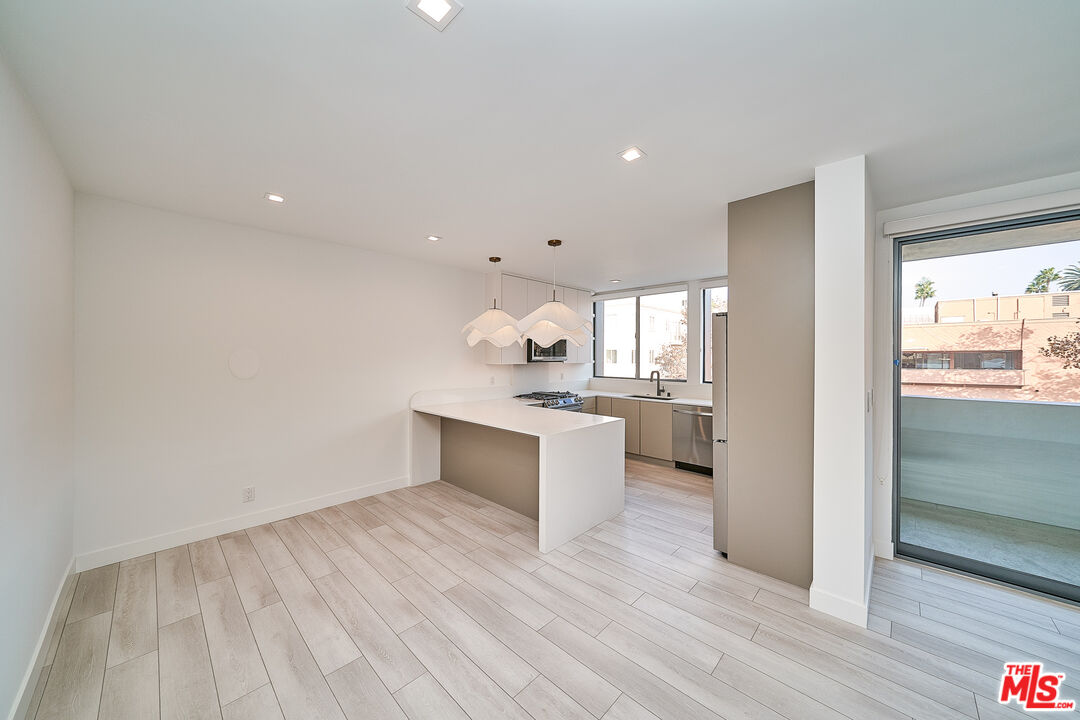 145 S Maple Unit: 201