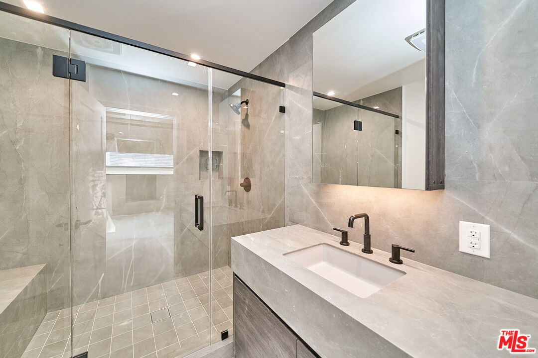 145 S Maple Unit: 201