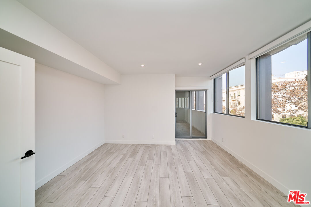 145 S Maple Unit: 201