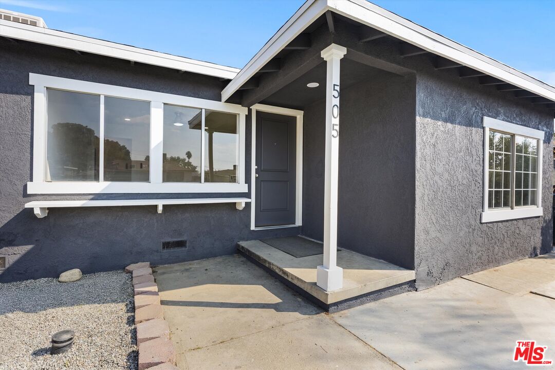 505 Larry St