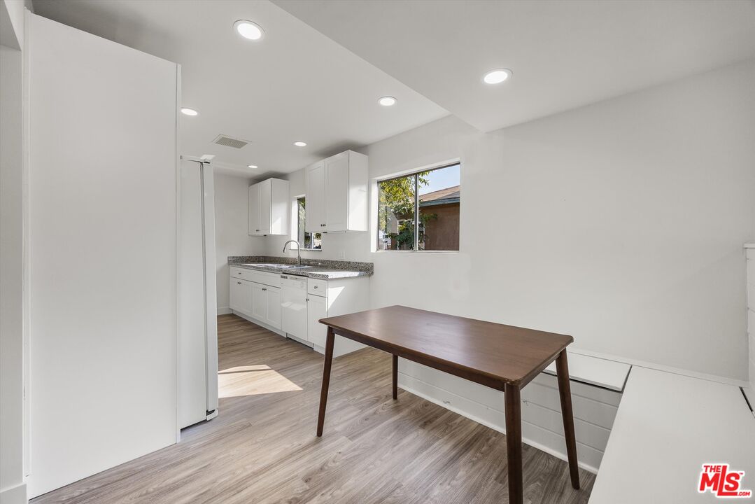 505 Larry St
