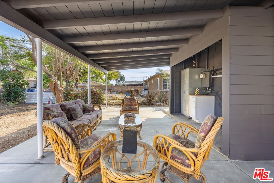 505 Larry St