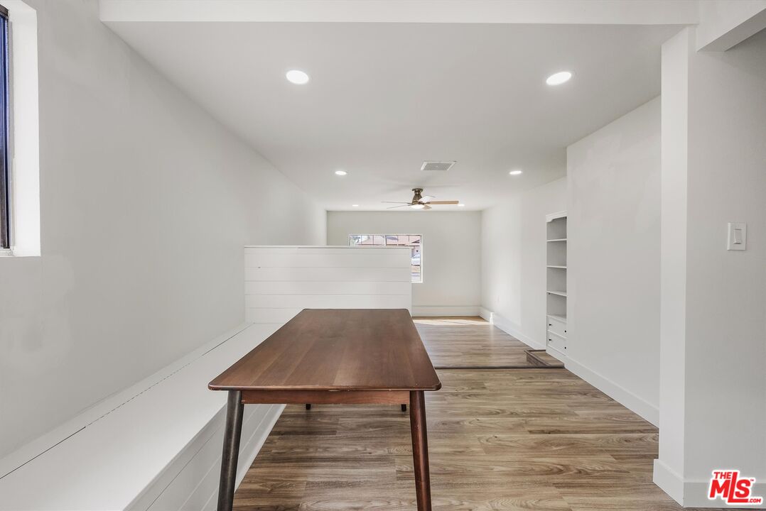505 Larry St