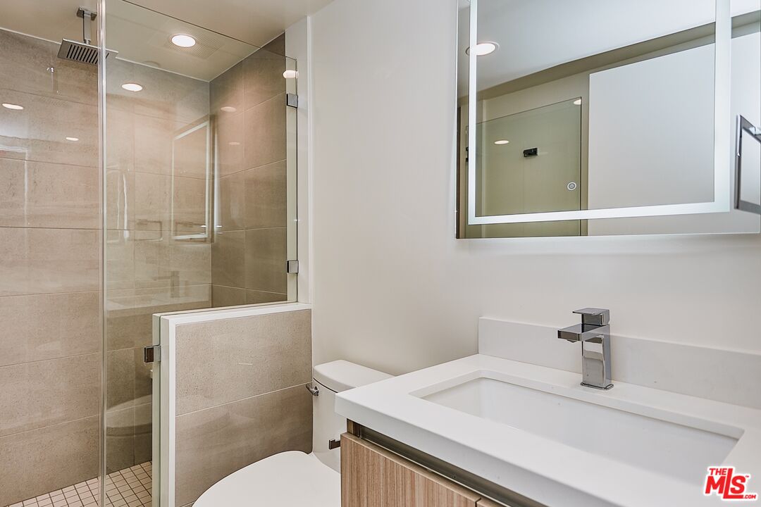 328 N Maple Dr Unit: 306