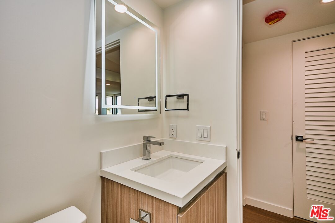328 N Maple Dr Unit: 306