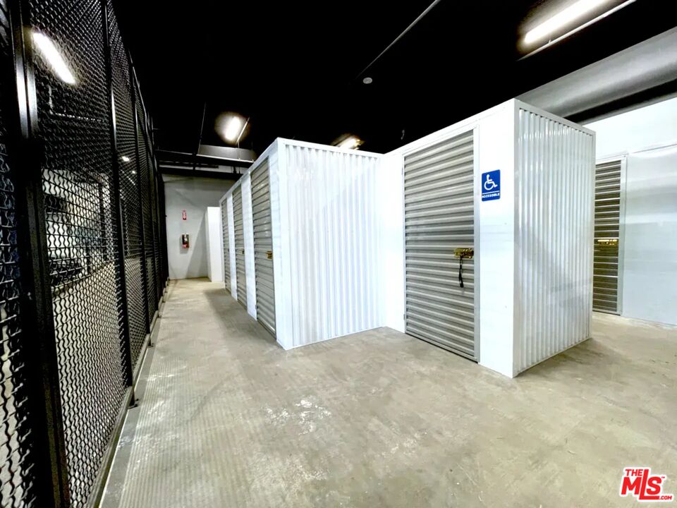 105 S Fairfax Ave Unit: PH308