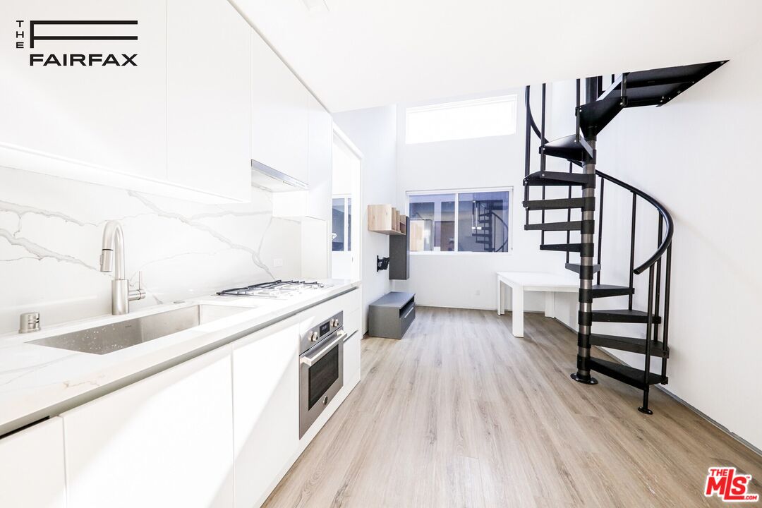 105 S Fairfax Ave Unit: PH308