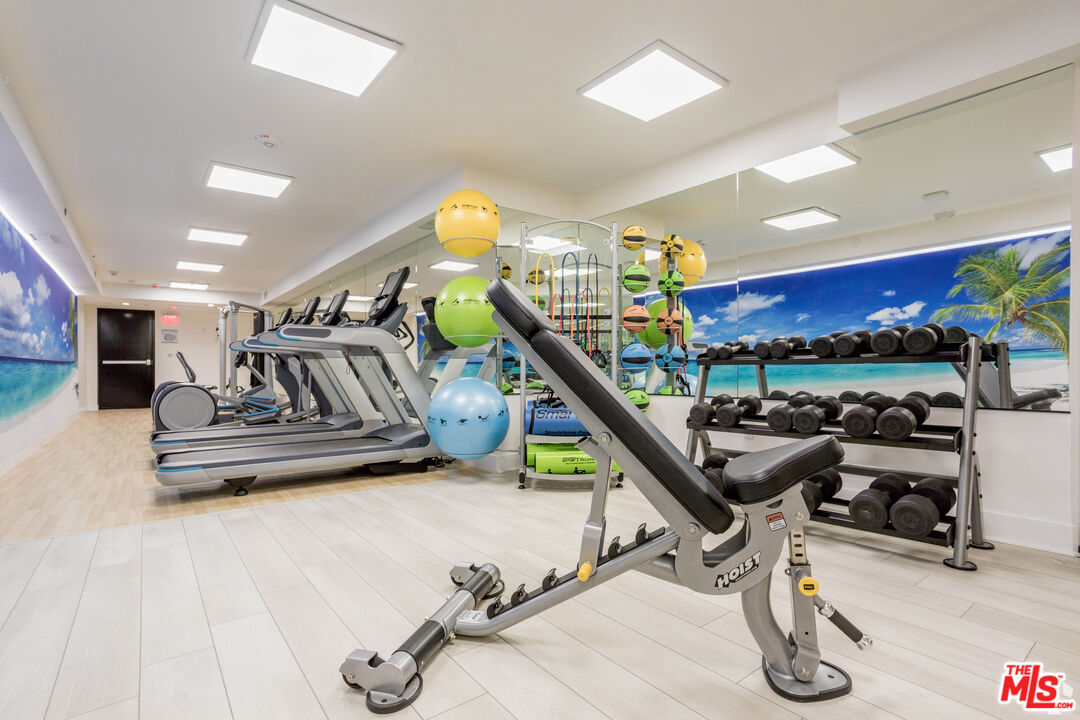 105 S Doheny Dr Unit: 304