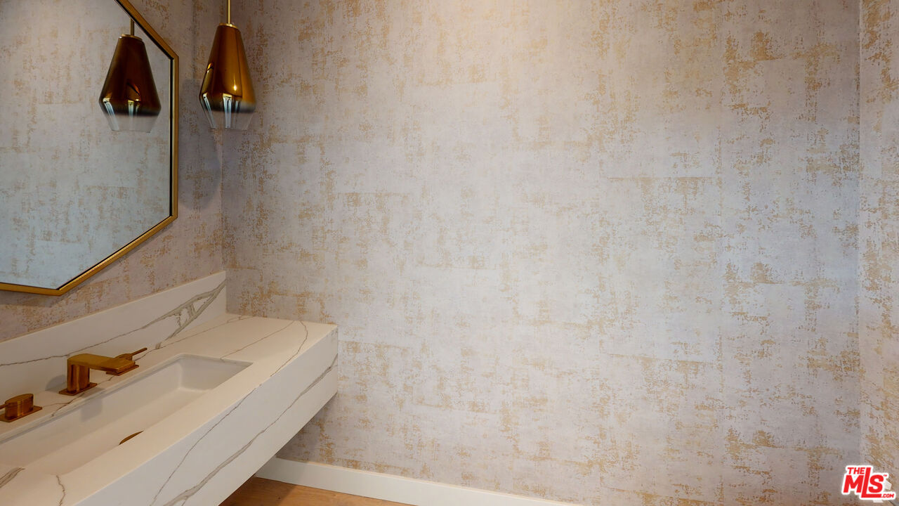 105 S Doheny Dr Unit: 304