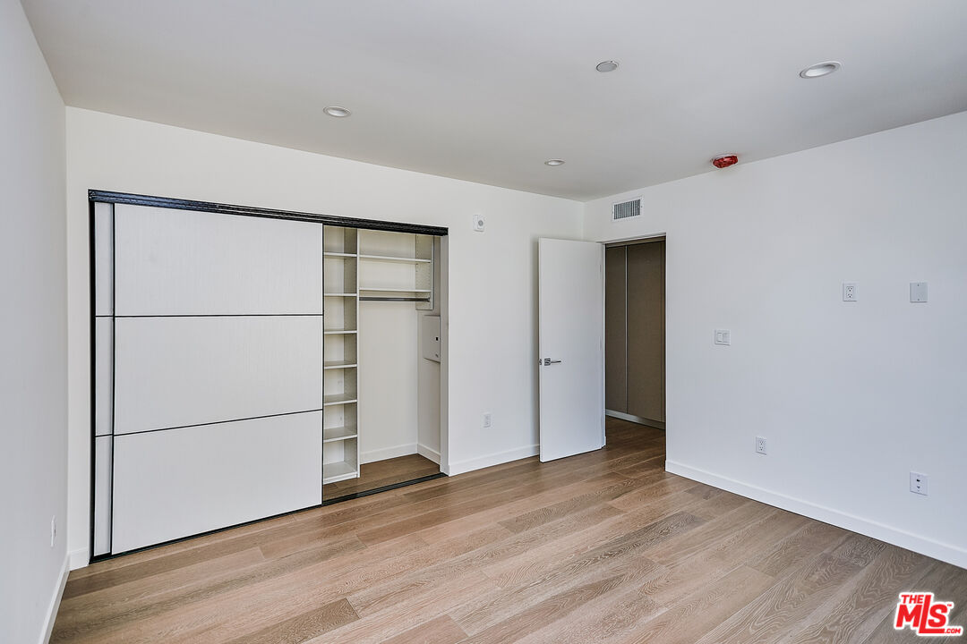 328 N Maple Dr Unit: 109