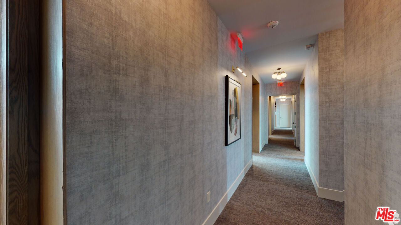 105 S Doheny Dr Unit: 205