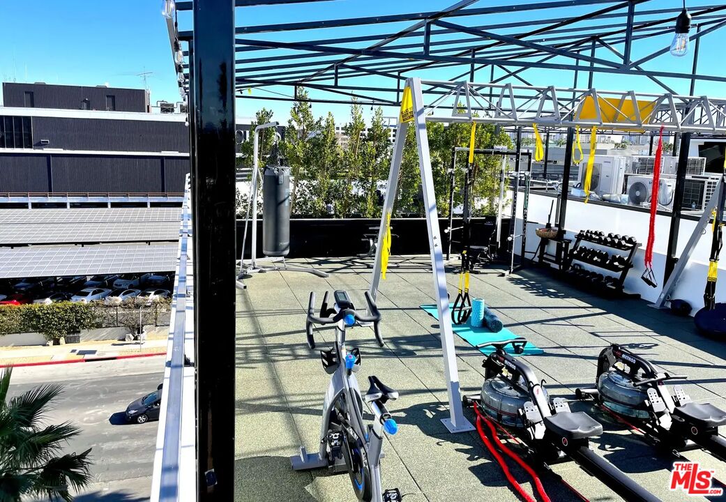 105 S Fairfax Ave Unit: 208