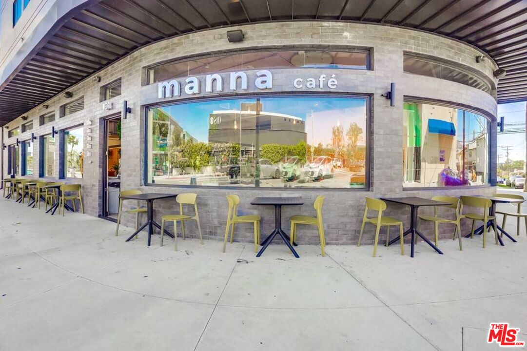 105 S Fairfax Ave Unit: 208