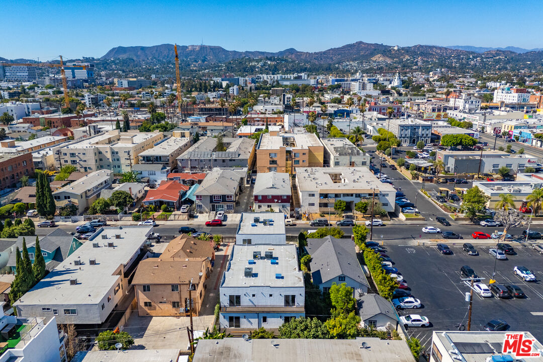 5436 Romaine St Unit: 1/2