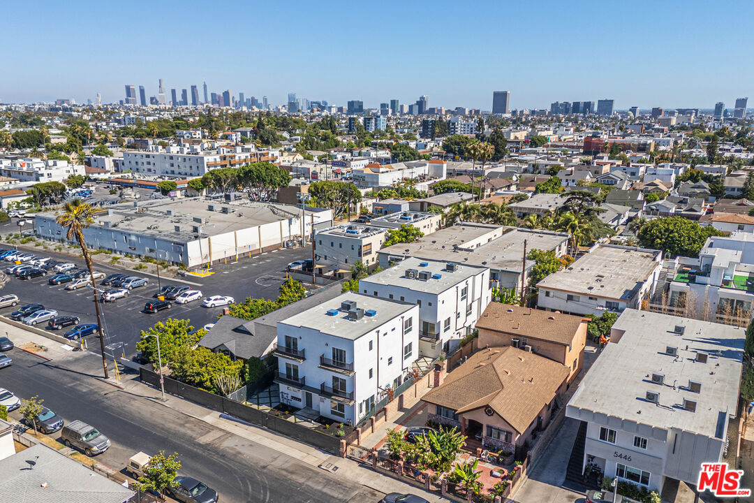 5436 Romaine St Unit: 1/2