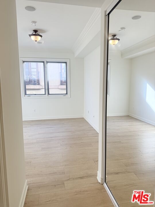 345 S Reeves Dr Unit: 301