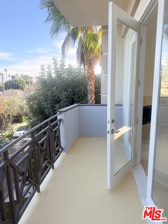 345 S Reeves Dr Unit: 301