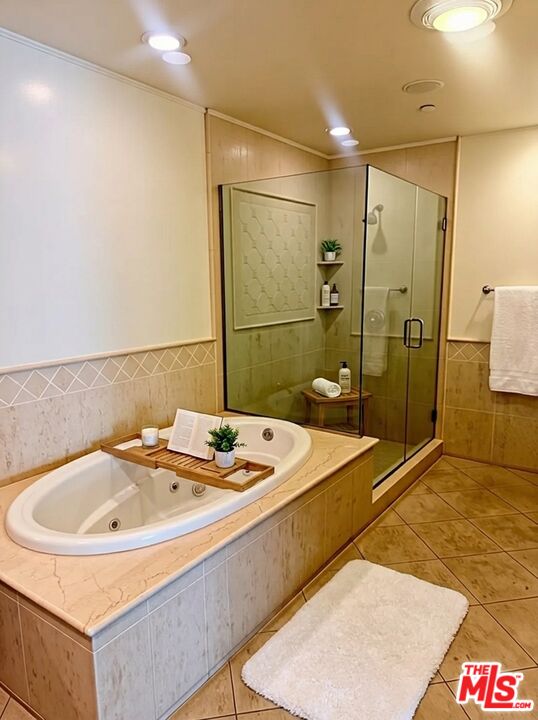 345 S Reeves Dr Unit: 301