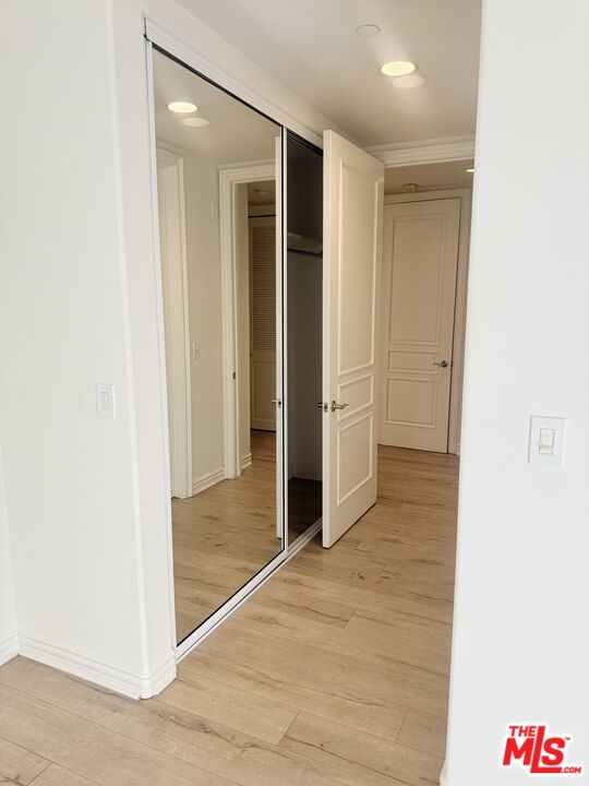 345 S Reeves Dr Unit: 301