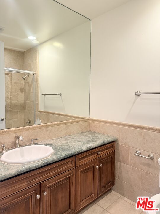 345 S Reeves Dr Unit: 301