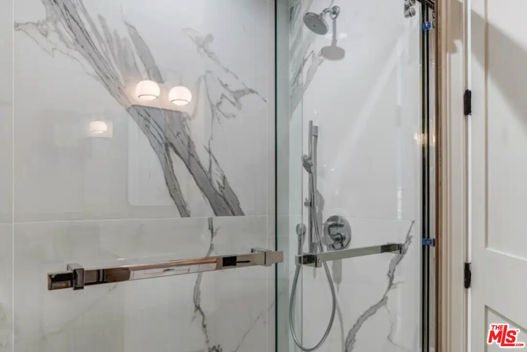 5768 W 3rd St Unit: 207