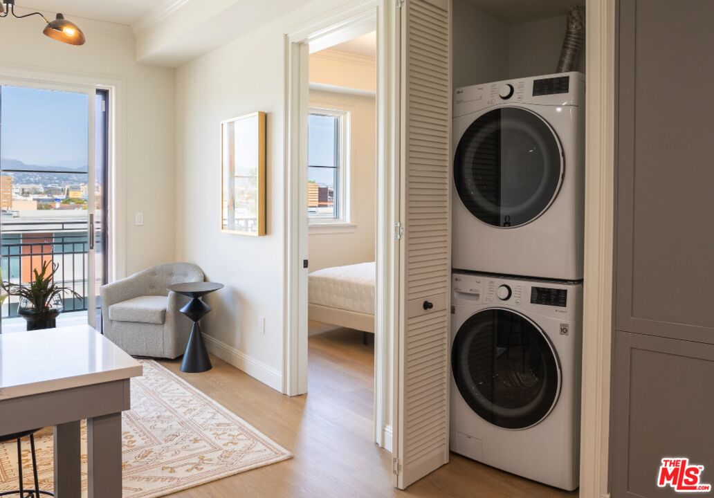 5768 W 3rd St Unit: 207