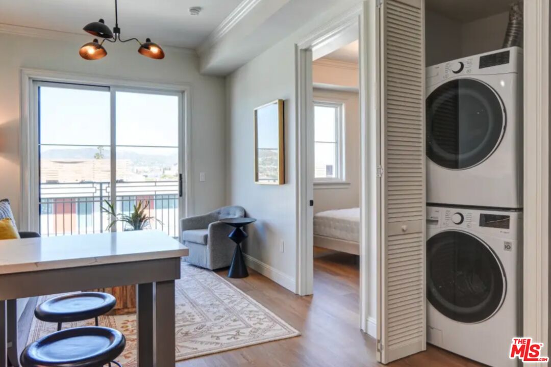 5768 W 3rd St Unit: 207