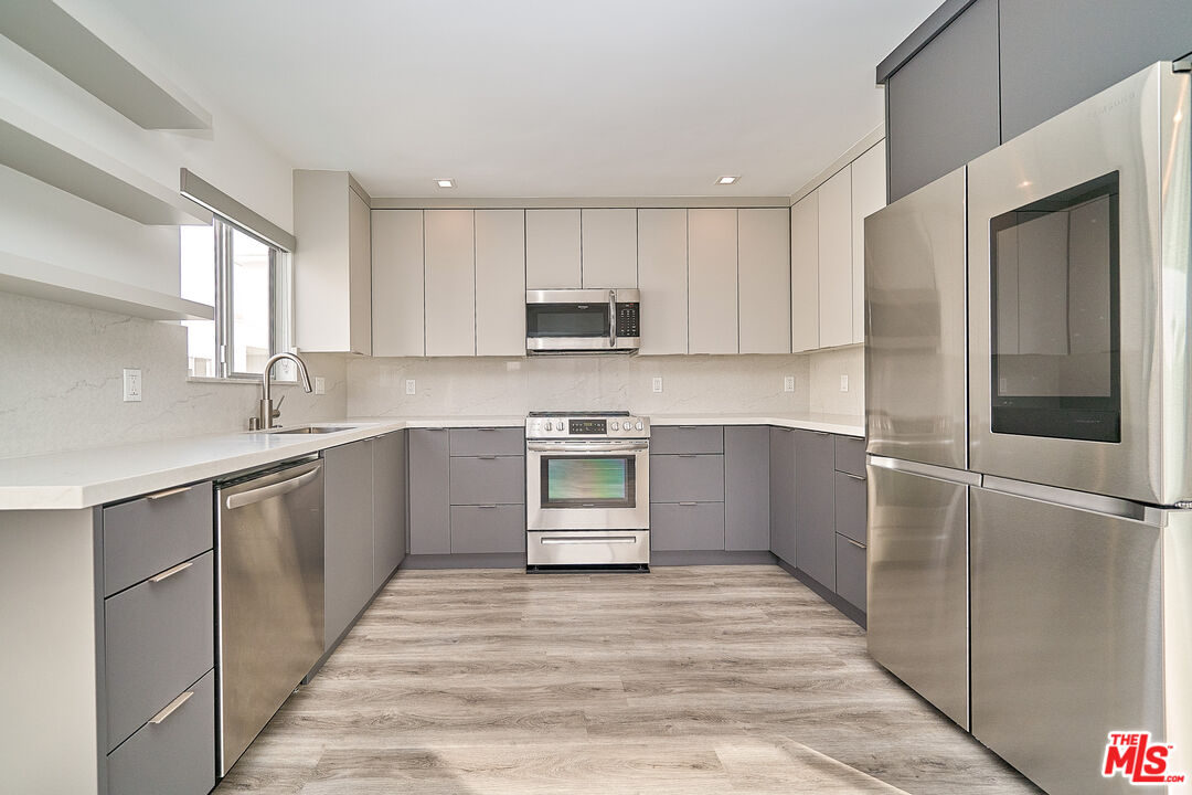 425 S Willaman Dr Unit: 204