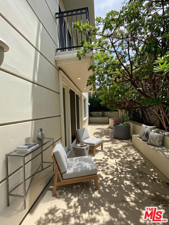 129 S Elm Dr Unit: 101