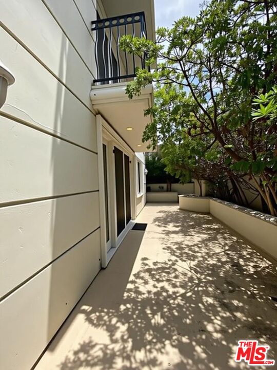 129 S Elm Dr Unit: 101