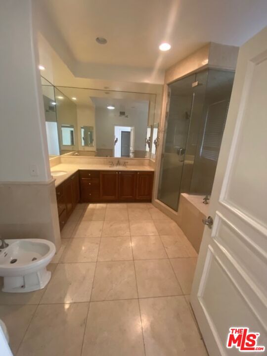 129 S Elm Dr Unit: 101