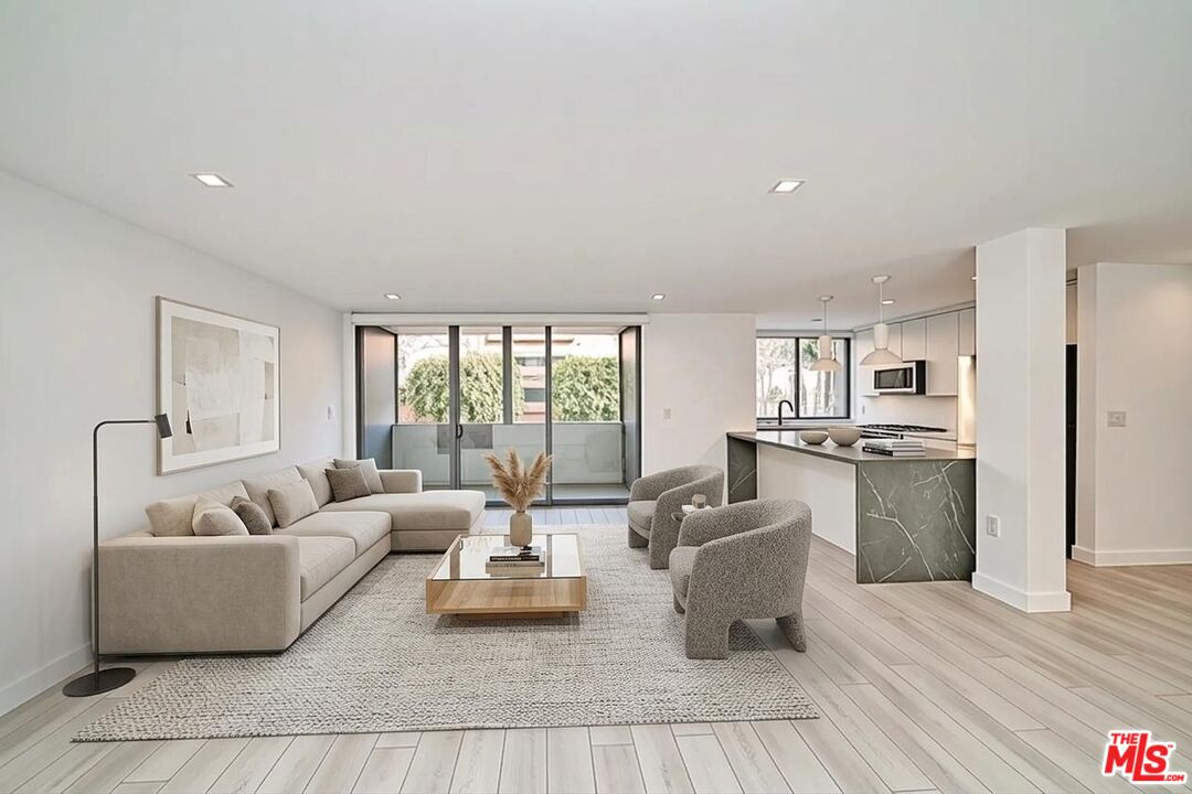 145 S Maple Dr Unit: 101