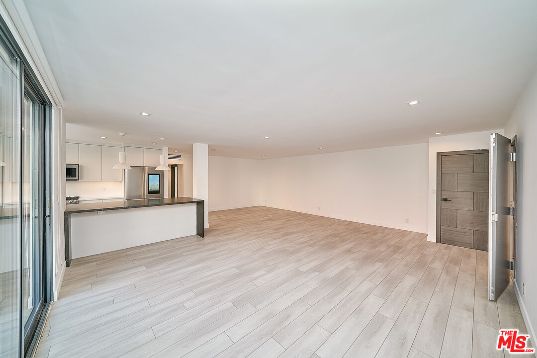 145 S Maple Dr Unit: 101