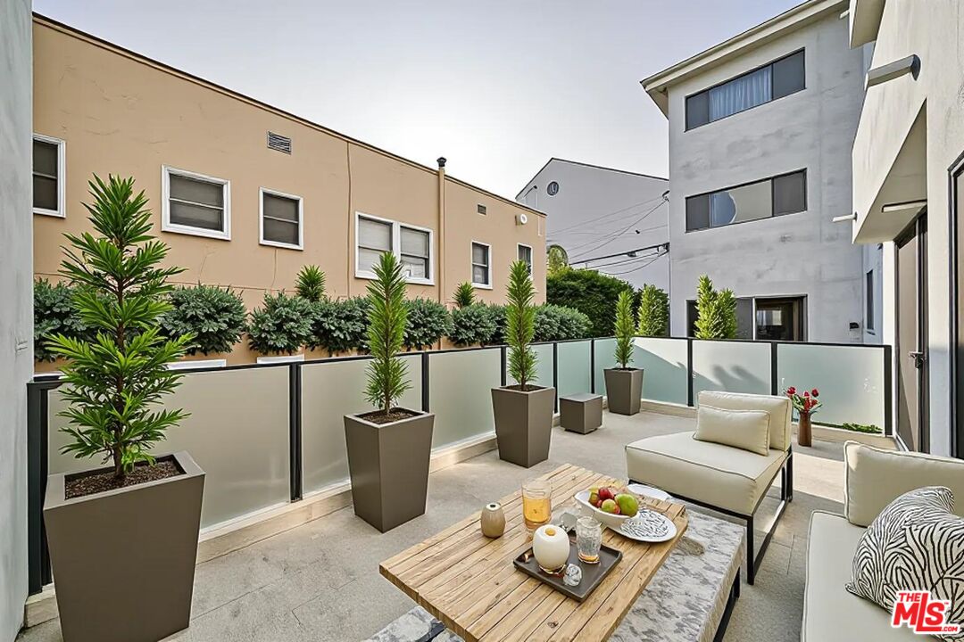 145 S Maple Dr Unit: 101