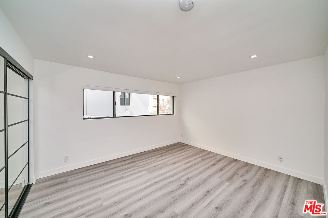 137 S Maple Dr Unit: 102