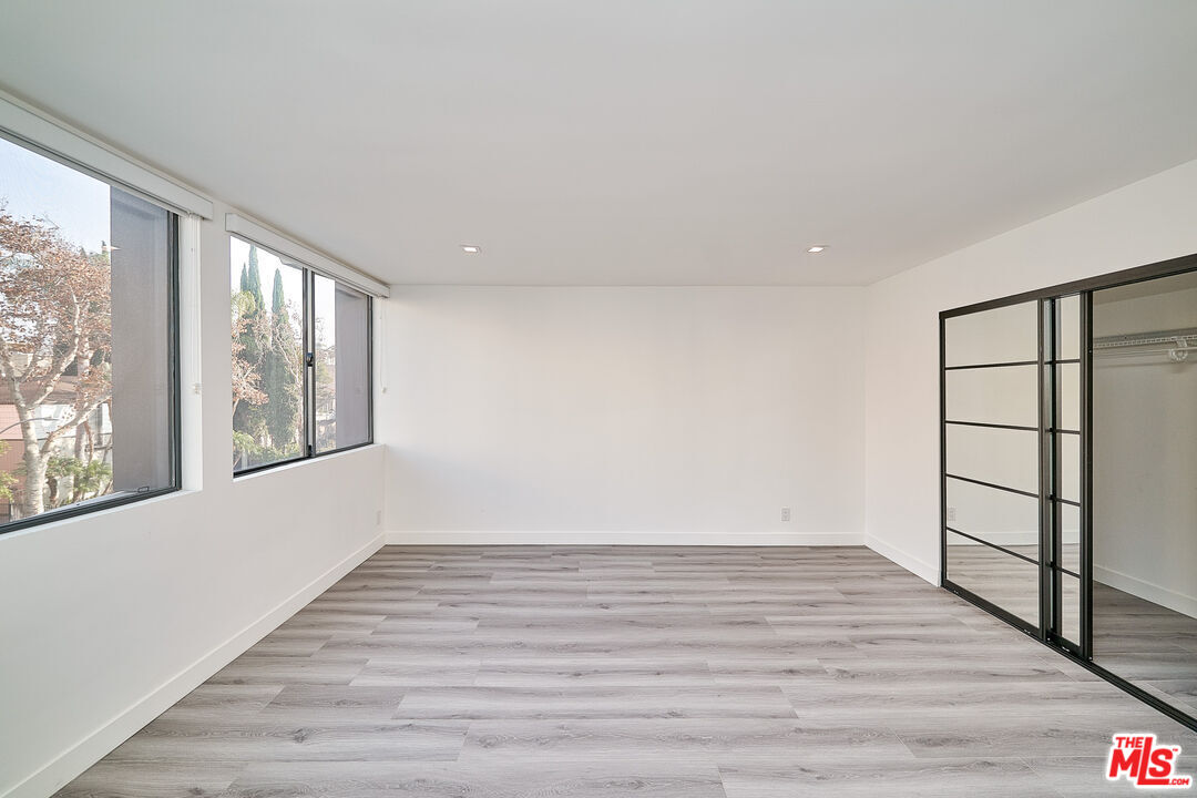 137 S Maple Dr Unit: 102