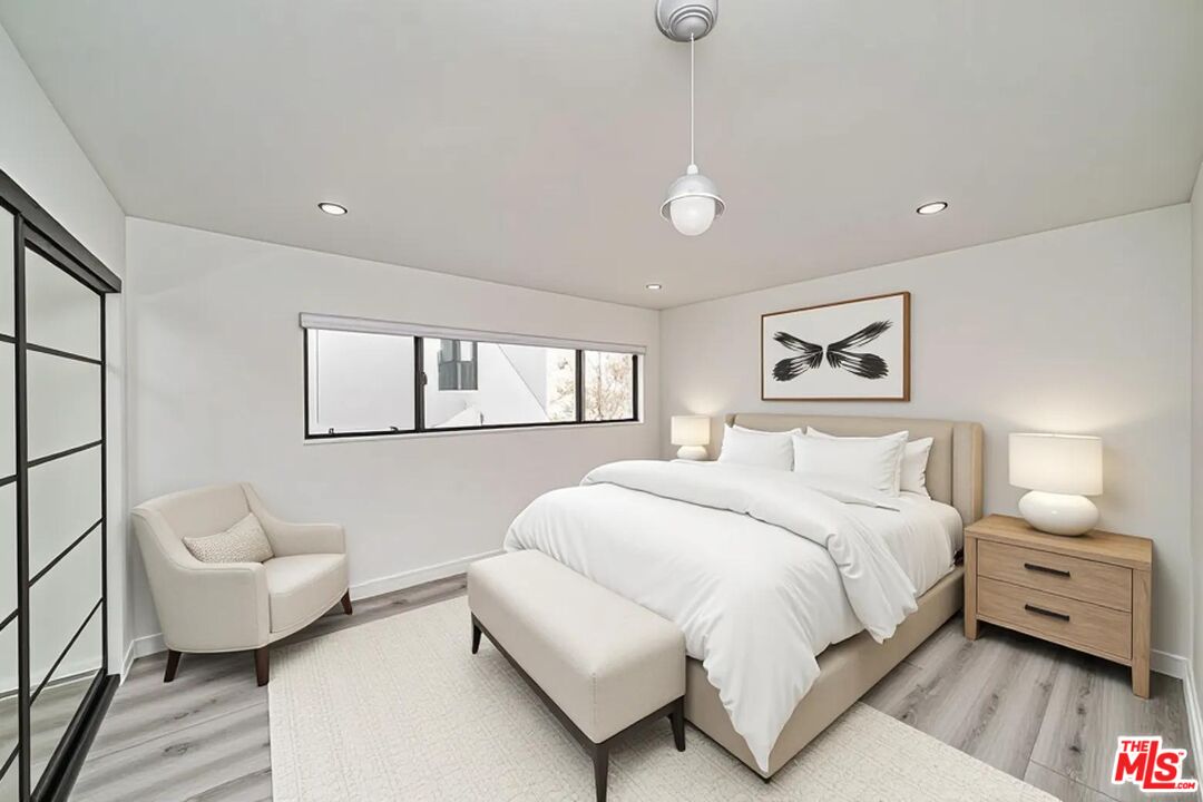 137 S Maple Dr Unit: 102