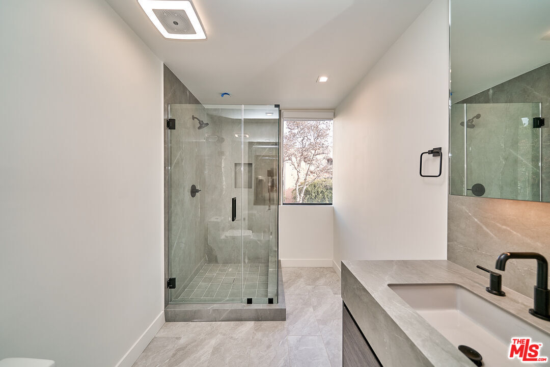 137 S Maple Dr Unit: 102