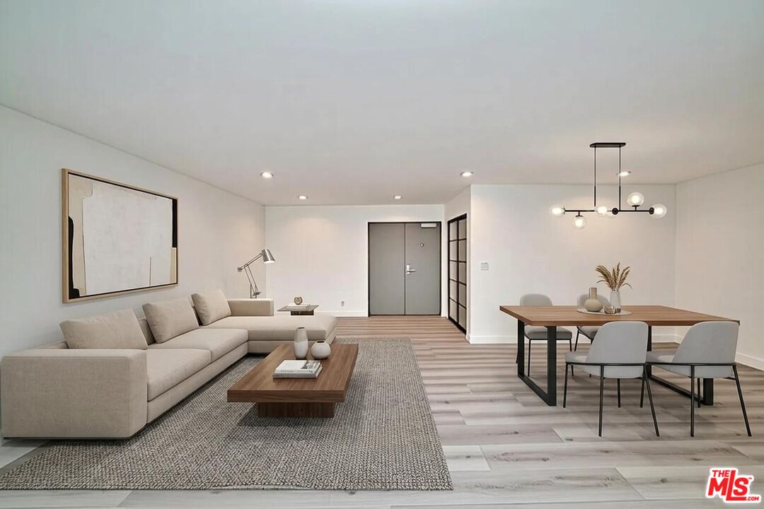 137 S Maple Dr Unit: 102