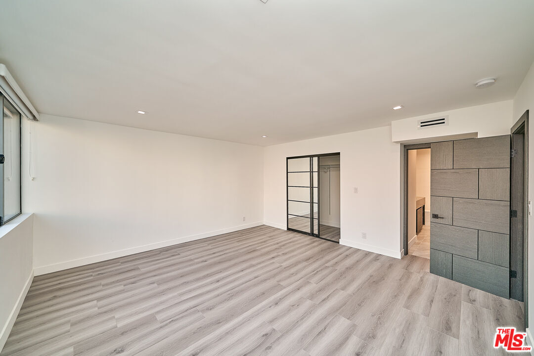 137 S Maple Dr Unit: 102