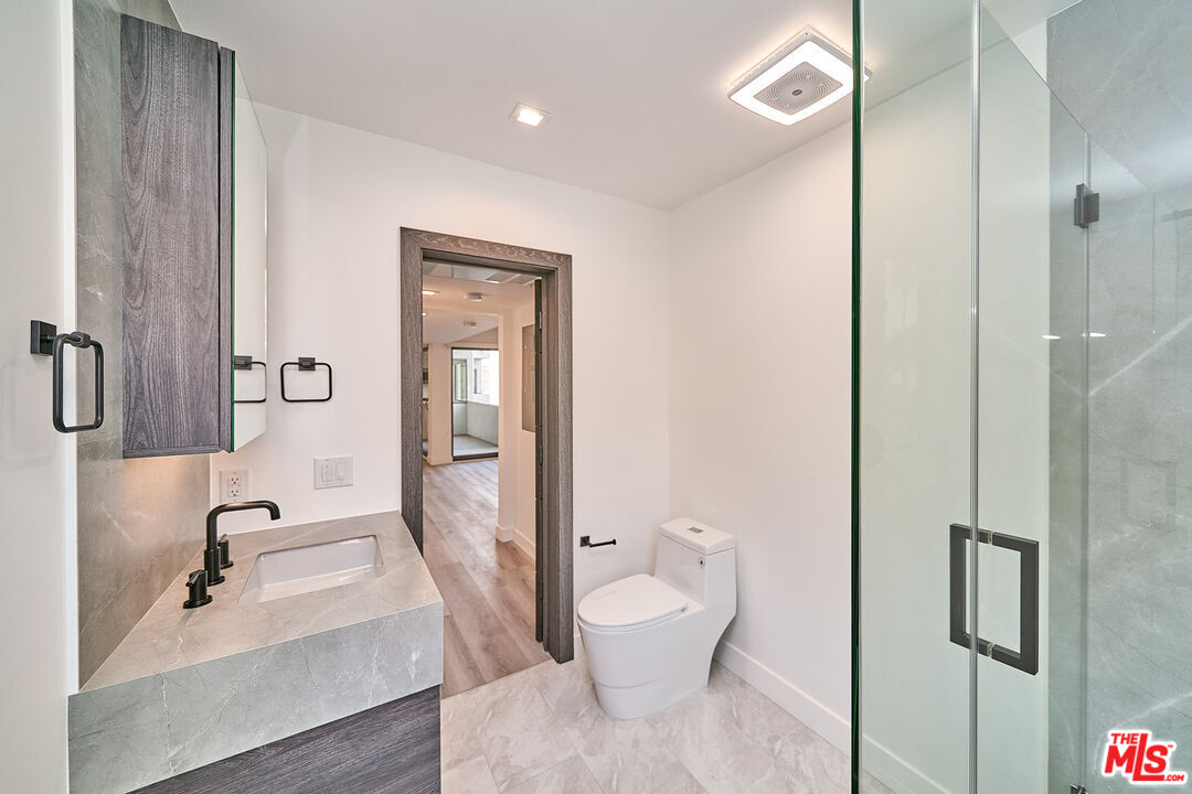 137 S Maple Dr Unit: 102