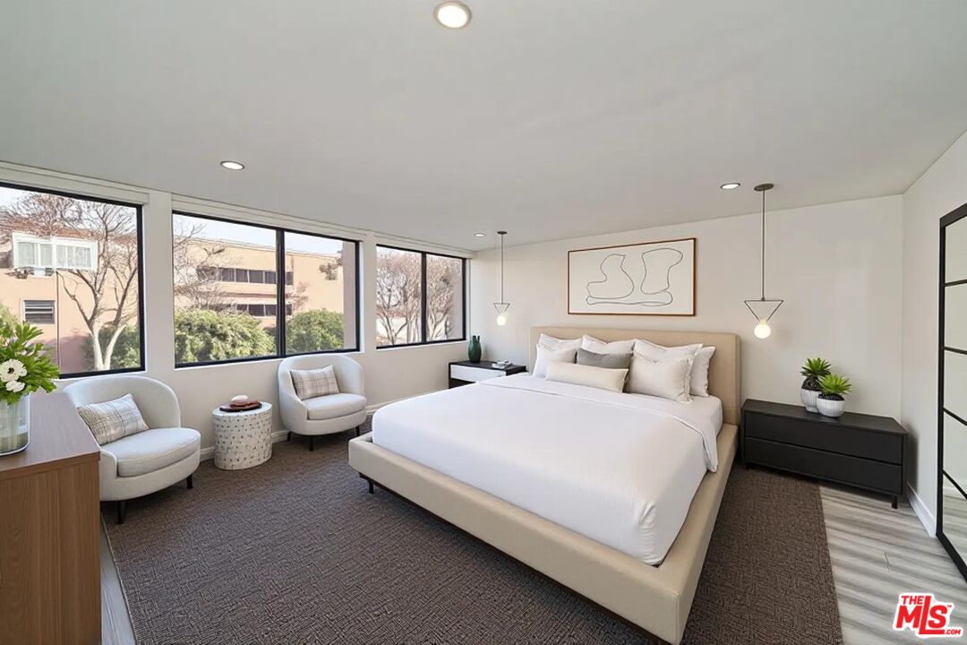 137 S Maple Dr Unit: 102